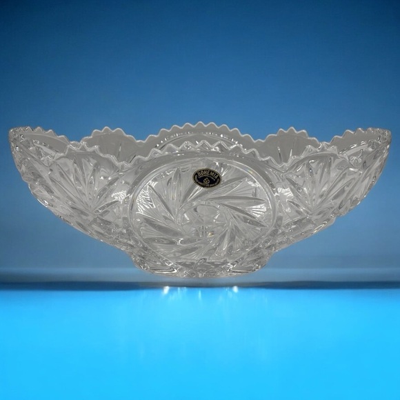 Vintage Bohemian Lead Crystal Bowl – Timeless Elegance from Czechoslovakia ✨ - Picture 1 of 14